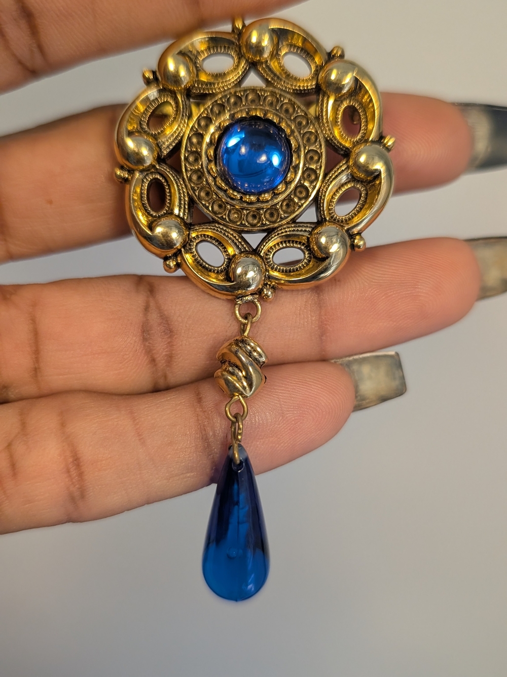 Vintage Gold Tone Cobalt Blue Cabochon Dangle Brooch – Victorian Revival